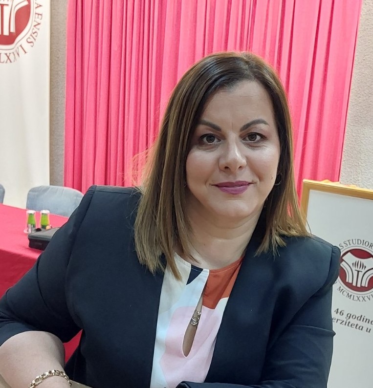 Aldina Serifovic slika za web (1)